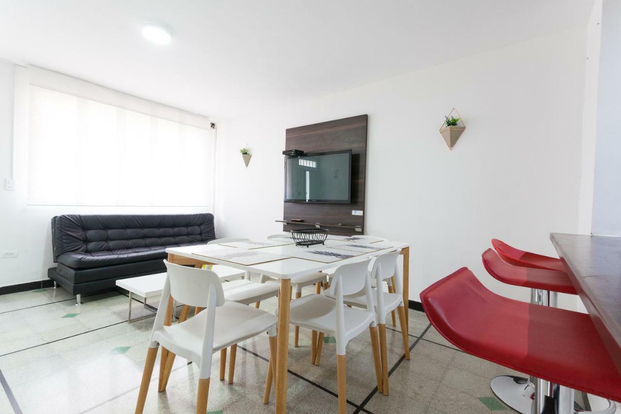 Apartamentos Amoblados Jg De La 70 Medellín Exteriér fotografie