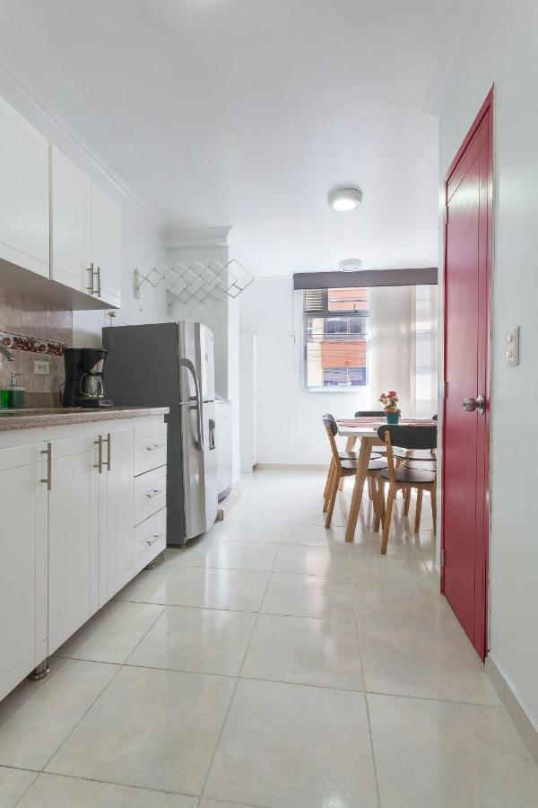 Apartamentos Amoblados Jg De La 70 Medellín Exteriér fotografie